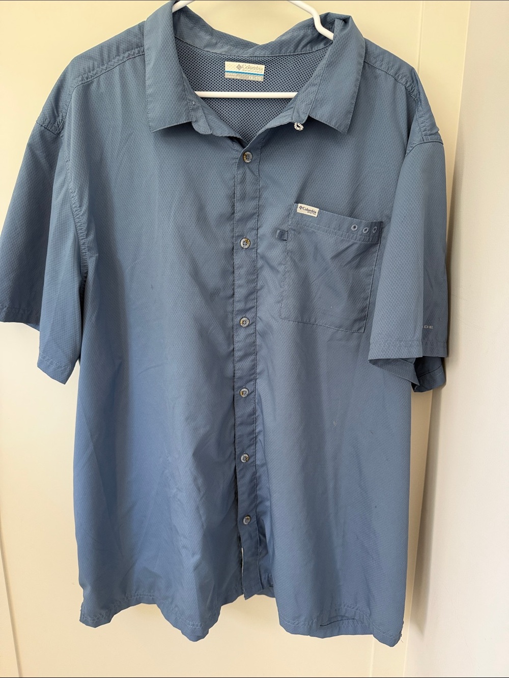 Columbia PFG Men’s Omni-Shade Slate Blue Short-Sleeve Button-Down Shirt